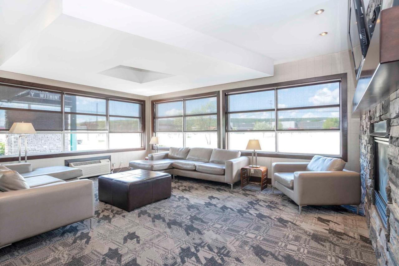 Sandman Hotel&Suites Prince George Buitenkant foto