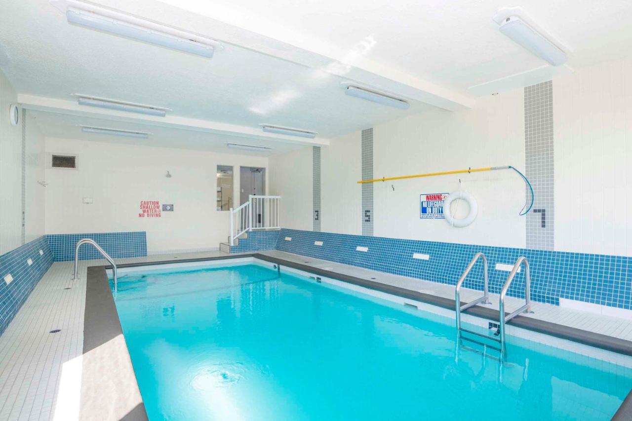 Sandman Hotel&Suites Prince George Buitenkant foto