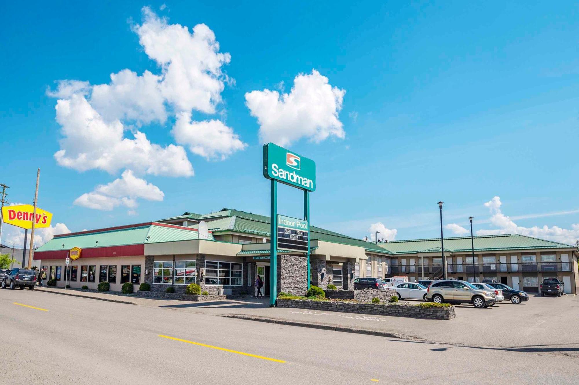 Sandman Hotel&Suites Prince George Buitenkant foto